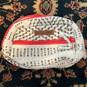 Billabong pouch